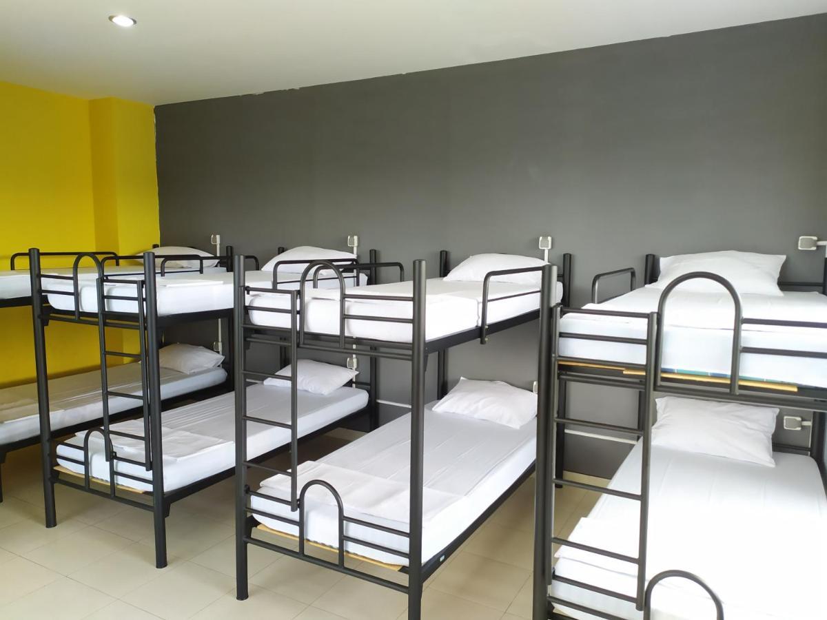 Footprints Xperience Hostel Mataram Exterior photo